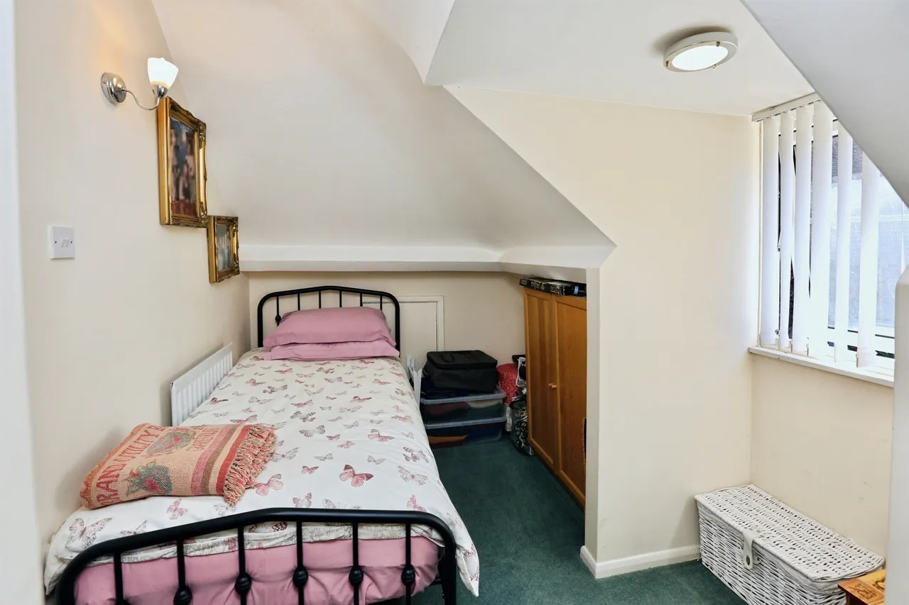 School Road, Bursledon, SO31, photo 17