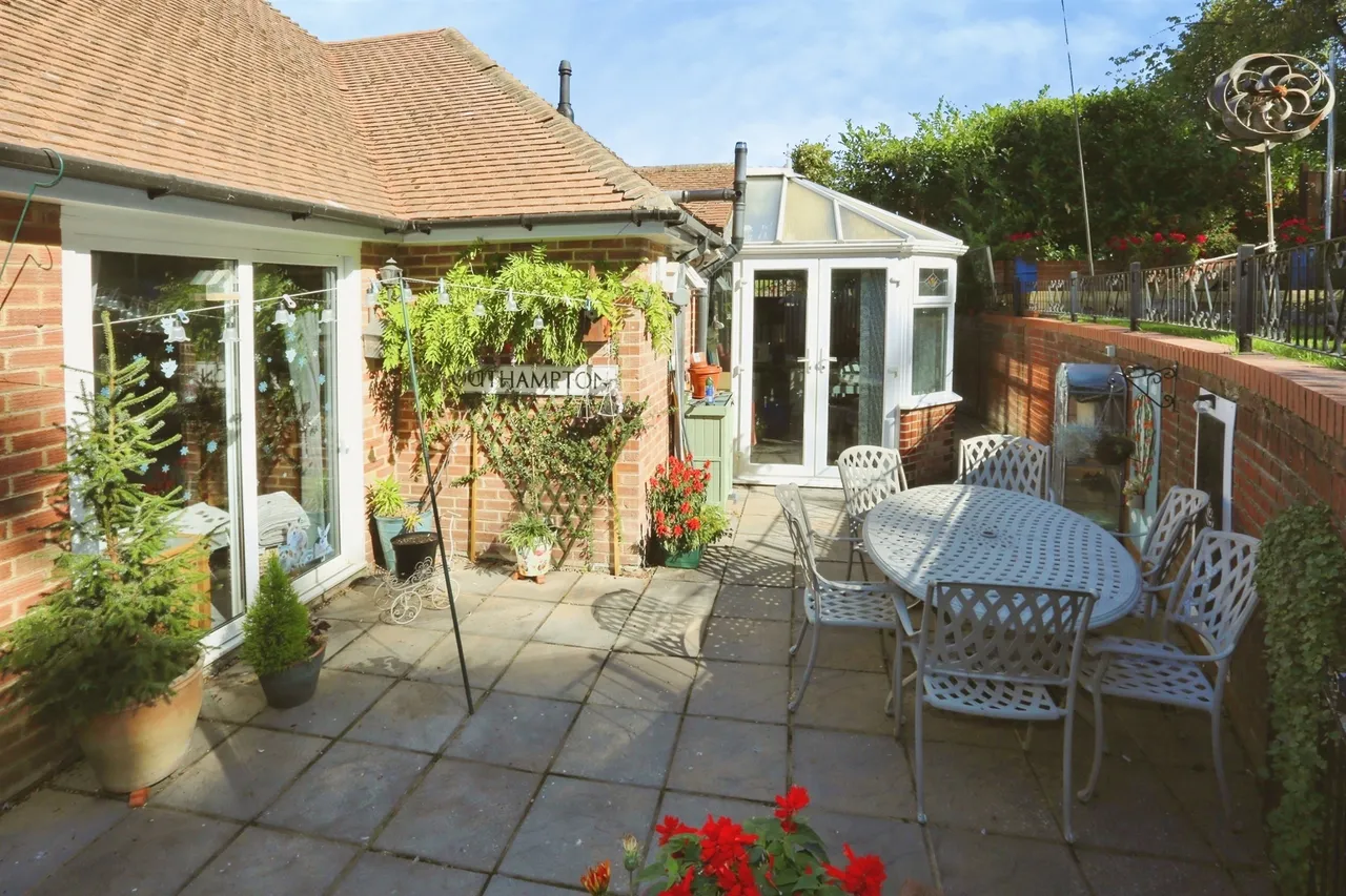 School Road, Bursledon, SO31, photo 21