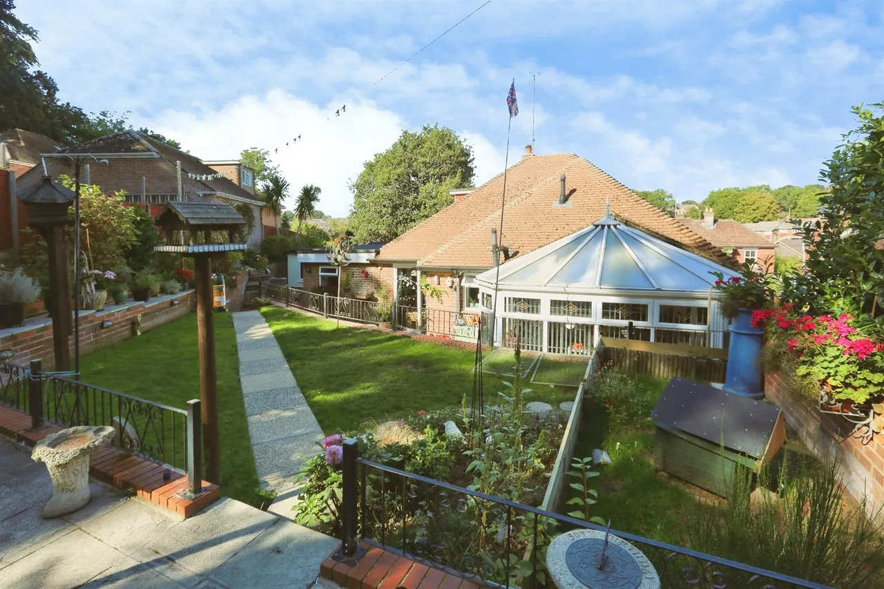 School Road, Bursledon, SO31, photo 20