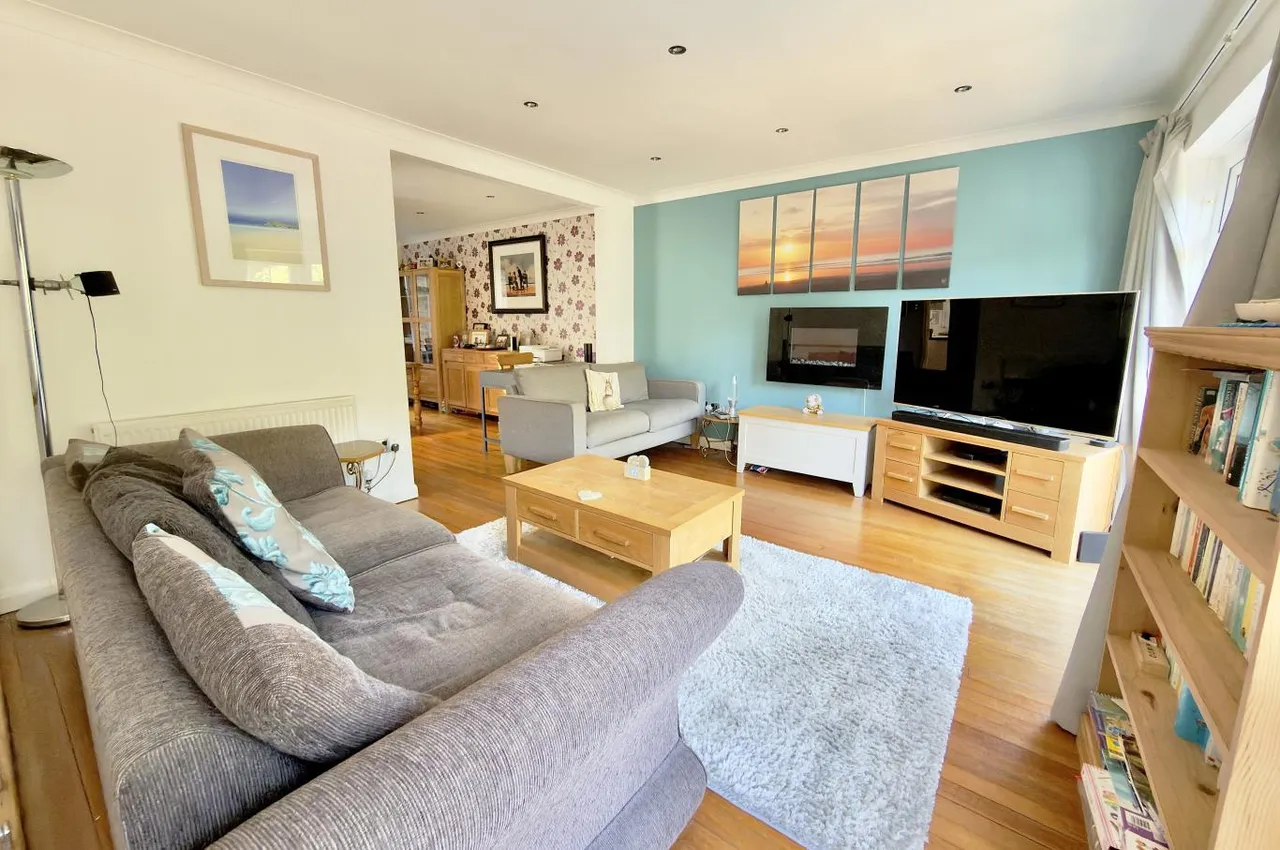 St Ives Gardens, BH2, photo 2