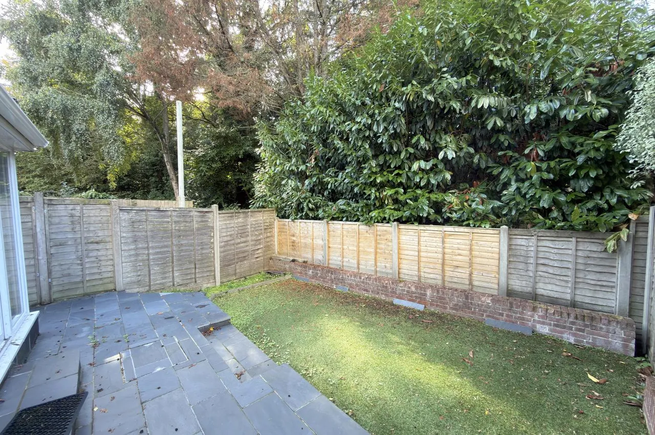 St Ives Gardens, BH2, photo 15
