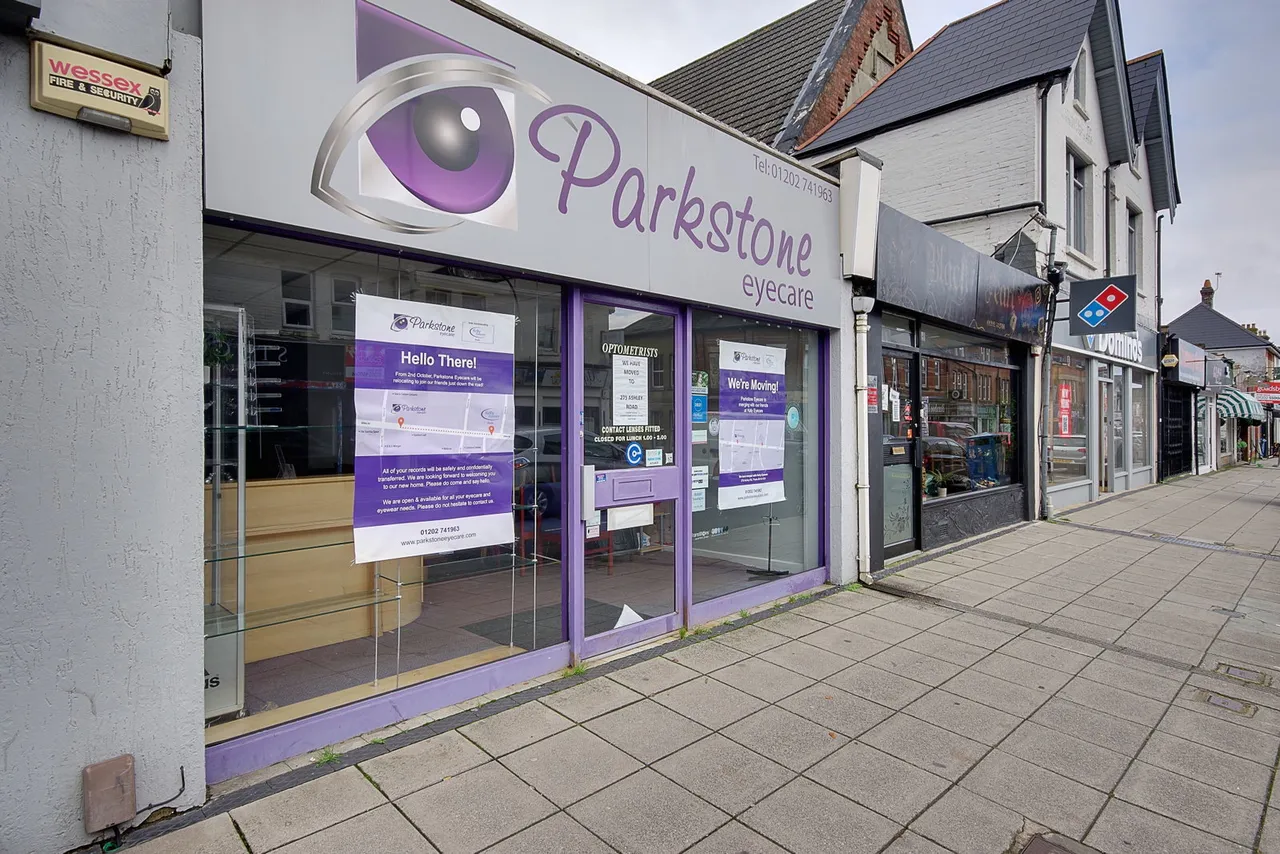 2 bed shop for sale — Ashley Road, Poole, BH14 0AA
