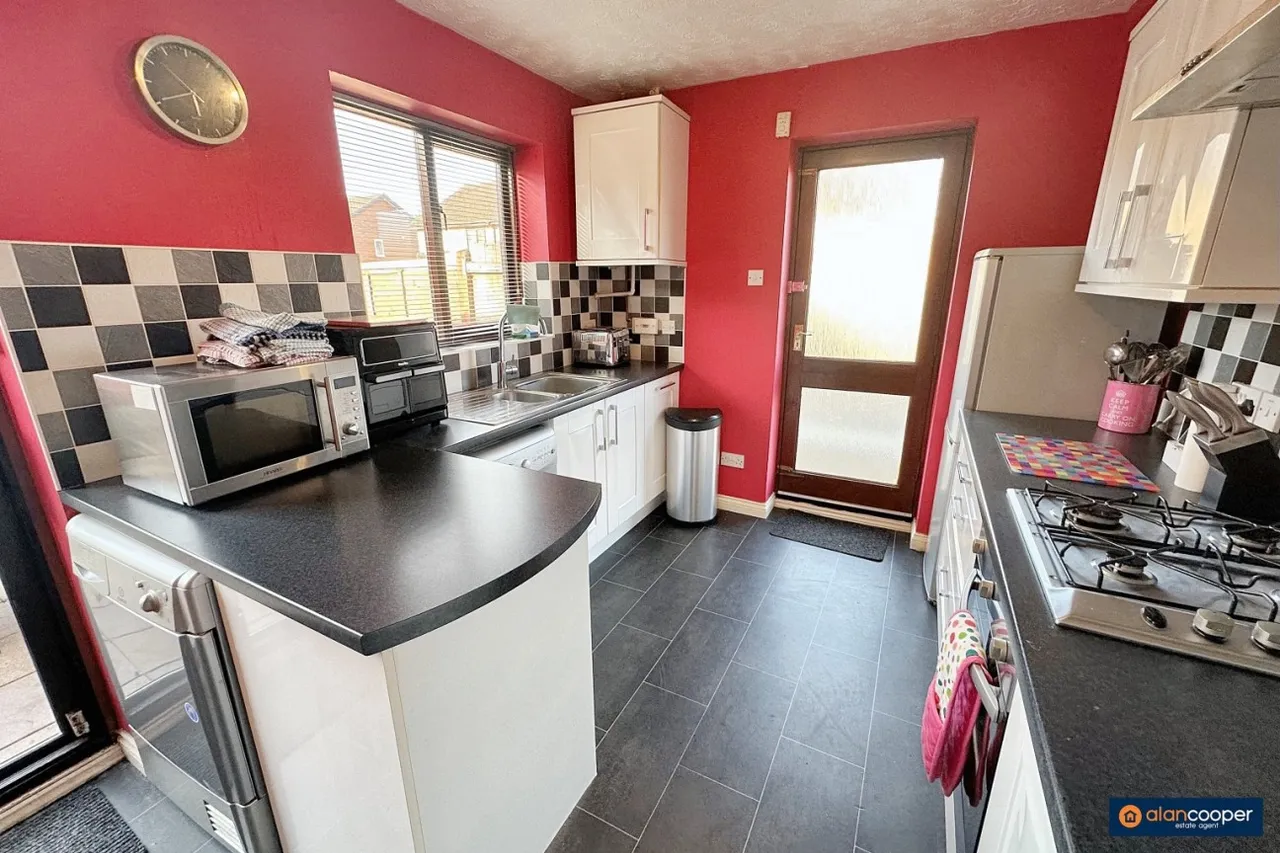 Stokesay Close, Weavers Green, CV11, photo 6