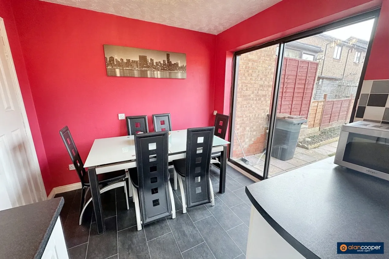 Stokesay Close, Weavers Green, CV11, photo 5