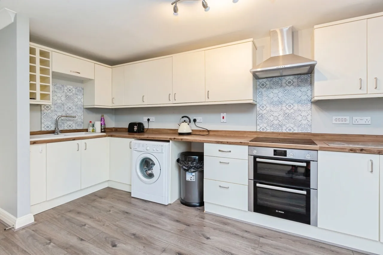 Hancock Close, Aylesbury, Buckinghamshire, HP21, photo 6