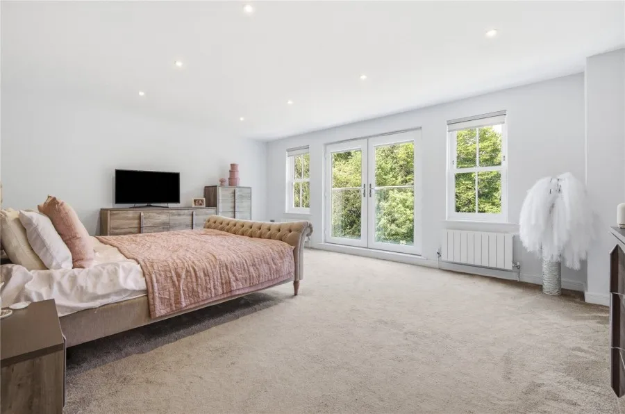 with 4 bedrooms in Clavering, Nr Saffron Walden, CB11, photo 11