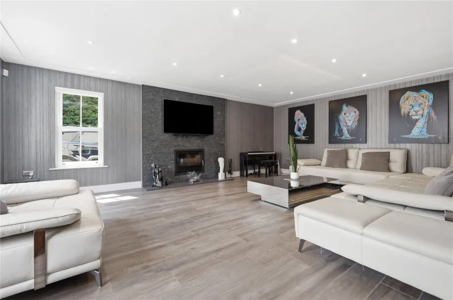 with 4 bedrooms in Clavering, Nr Saffron Walden, CB11, photo 9