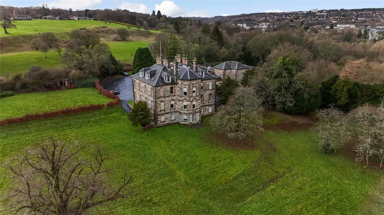 Wilderness Brae, Cumbernauld, Glasgow, North Lanarkshire, G67, photo 32