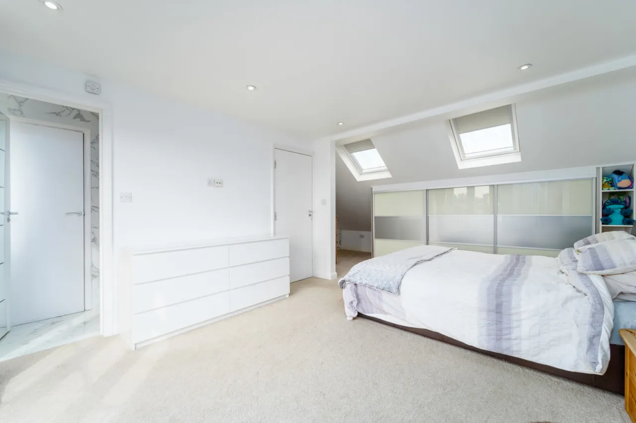 Templedene Avenue, Staines-upon-Thames, TW18, photo 19