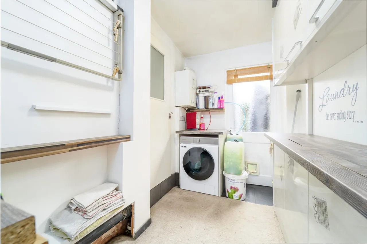 Templedene Avenue, Staines-upon-Thames, TW18, photo 8