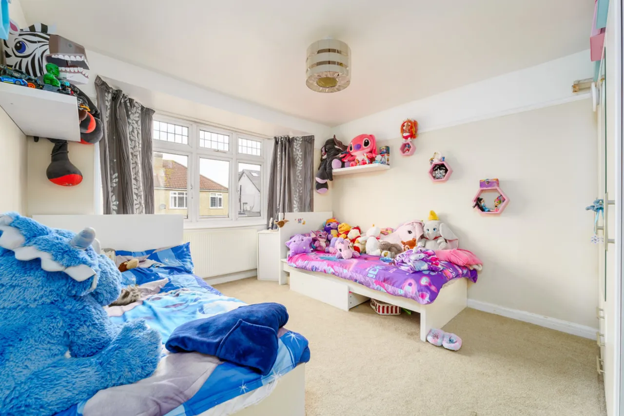 Templedene Avenue, Staines-upon-Thames, TW18, photo 11