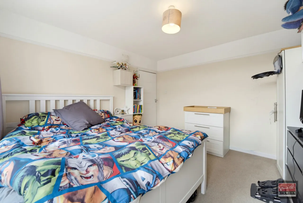 Templedene Avenue, Staines-upon-Thames, TW18, photo 14