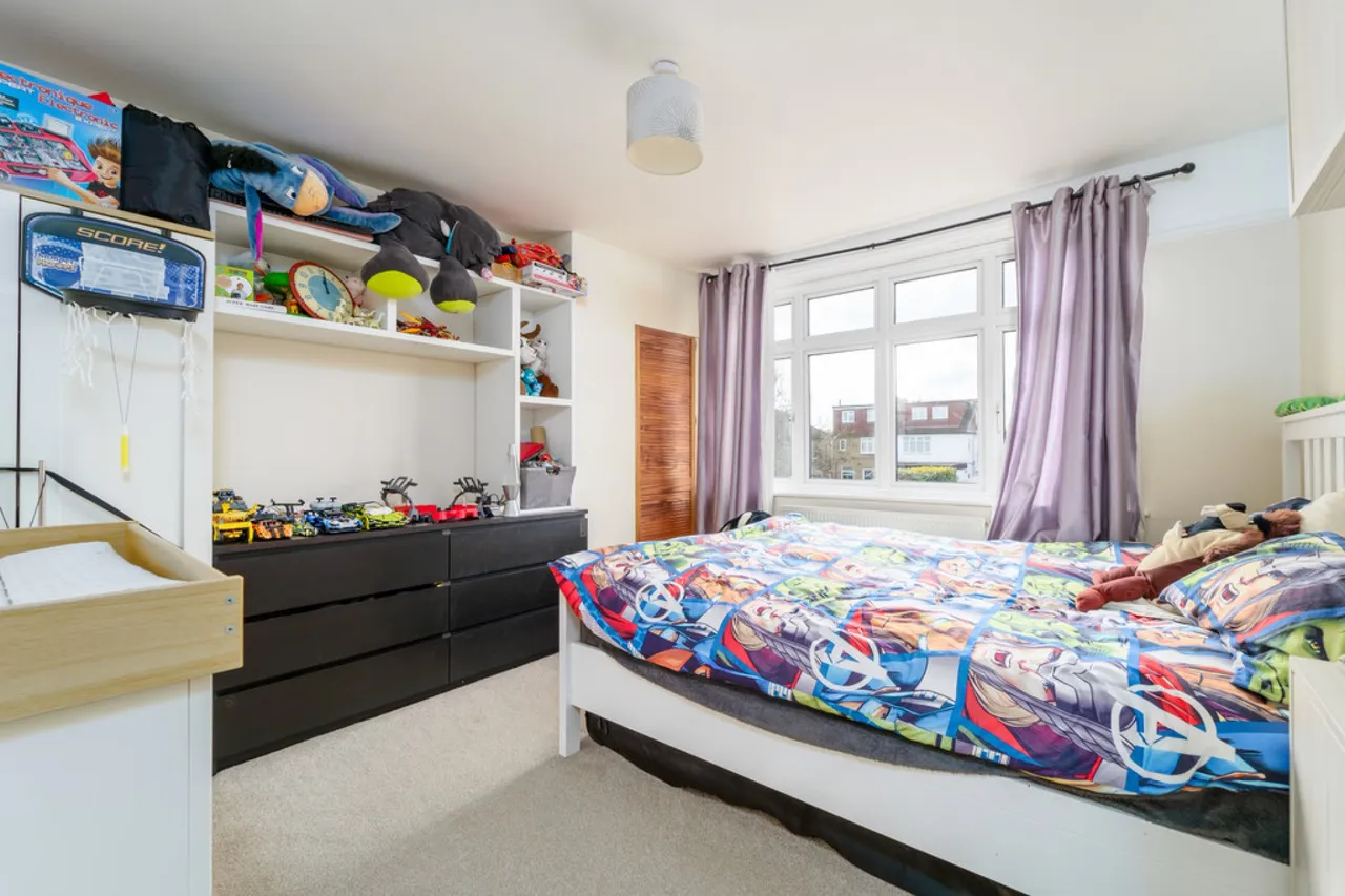Templedene Avenue, Staines-upon-Thames, TW18, photo 12