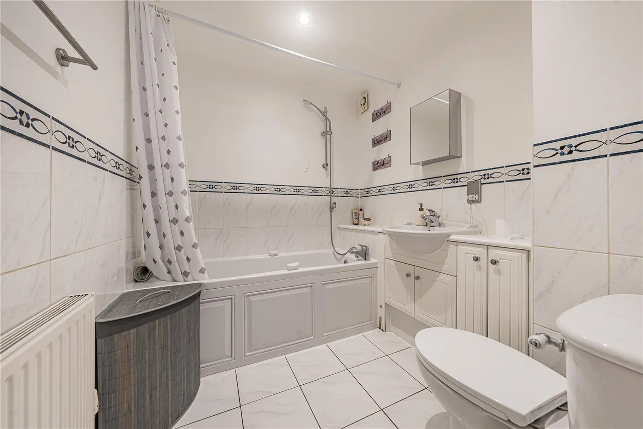 Kings Road, Richmond, TW10, photo 11