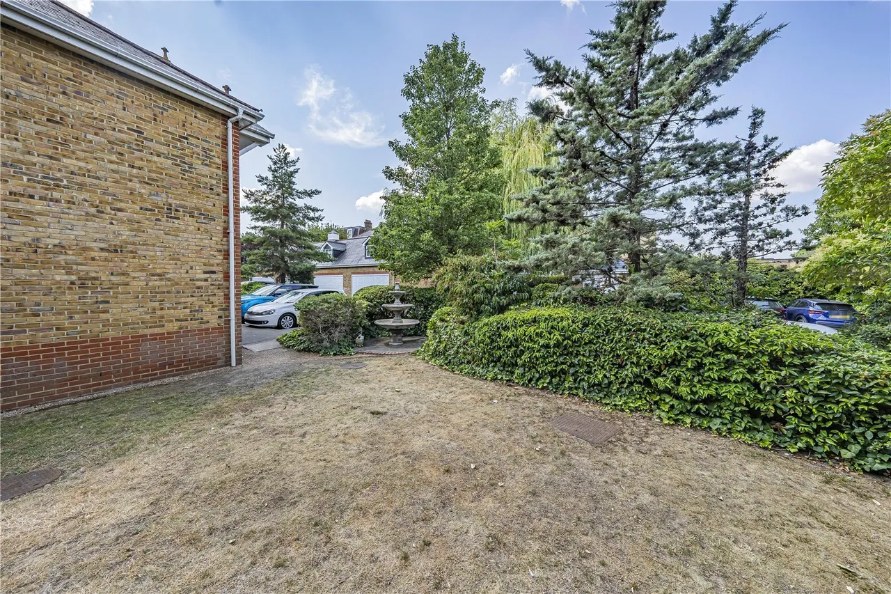 Kings Road, Richmond, TW10, photo 5