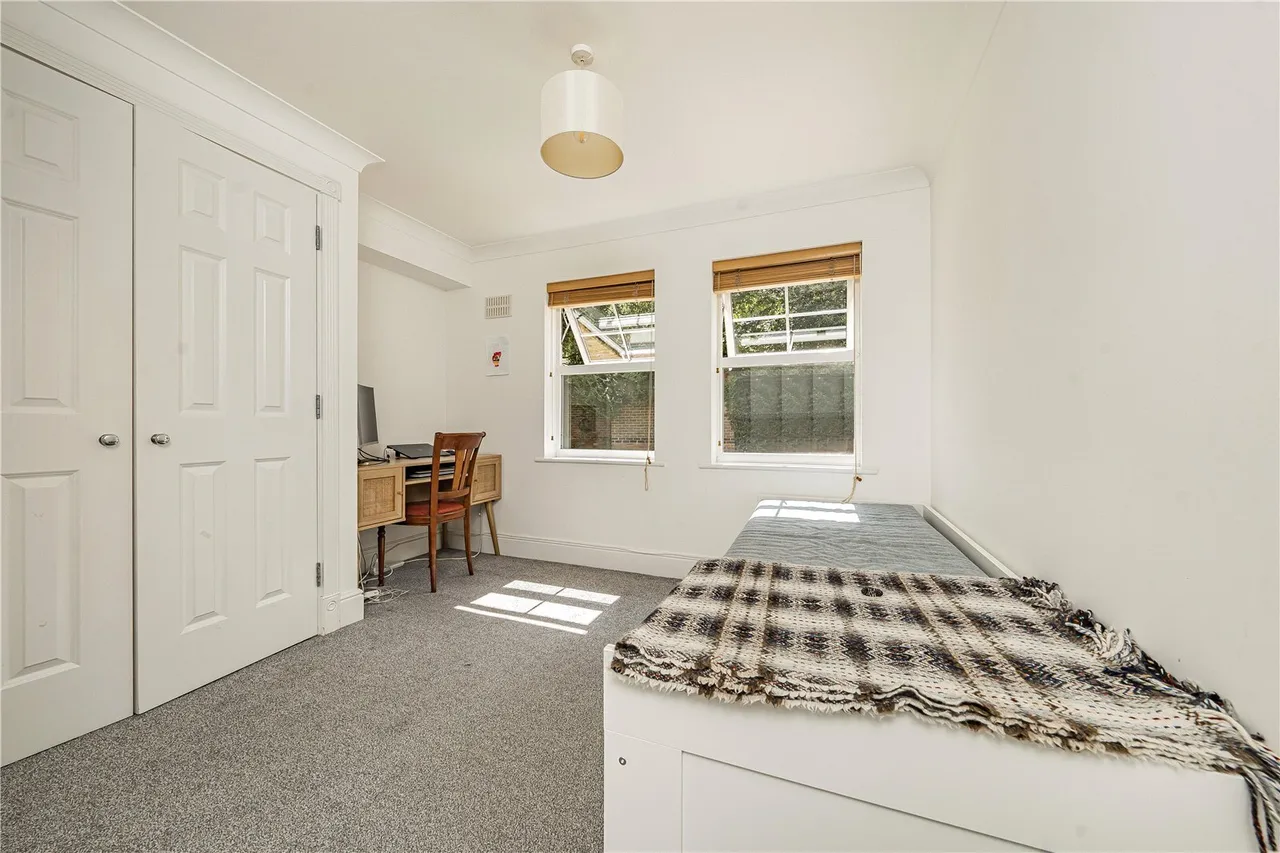 Kings Road, Richmond, TW10, photo 13