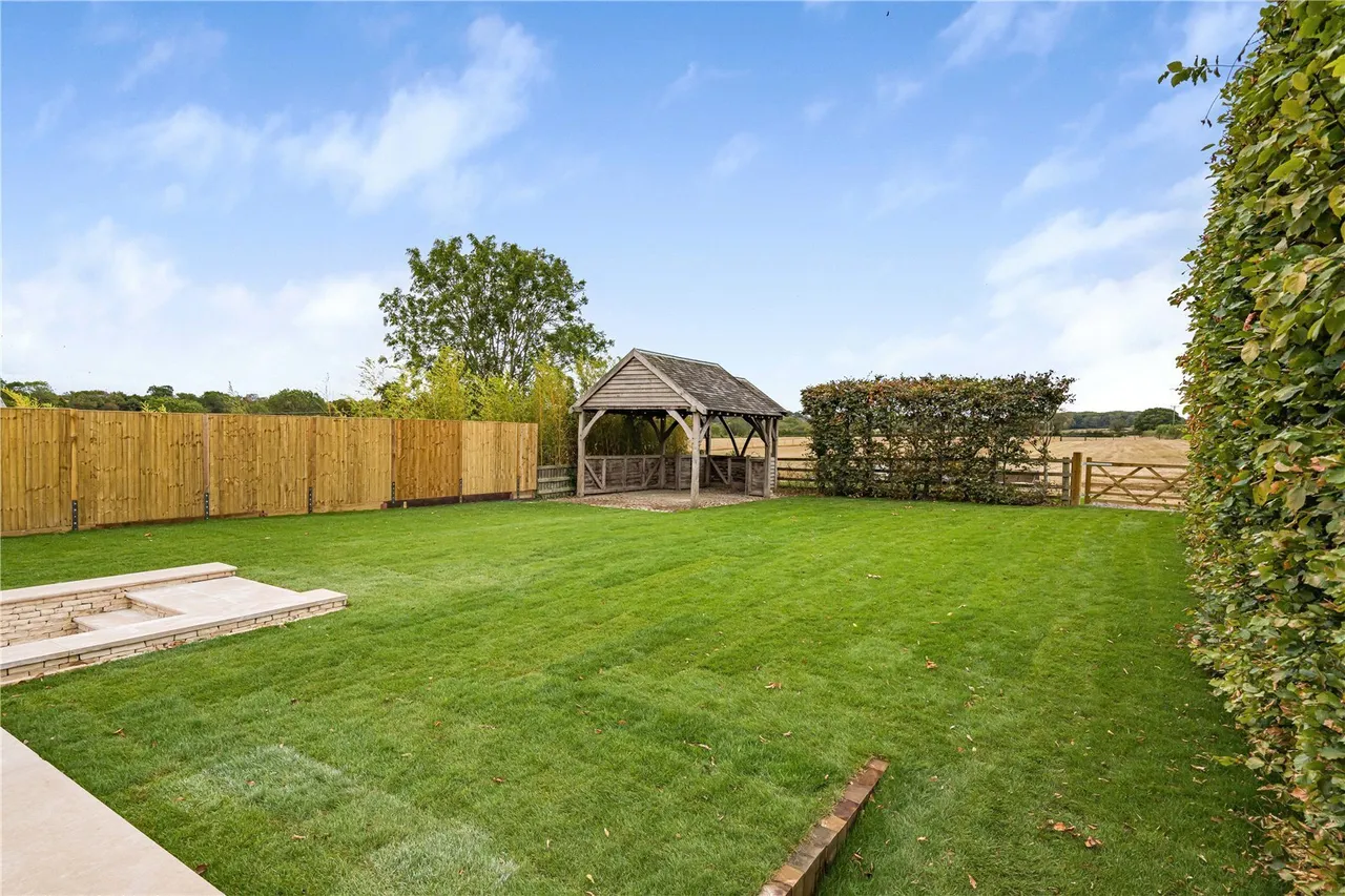 Careys Road, Pury End, NN12, photo 20