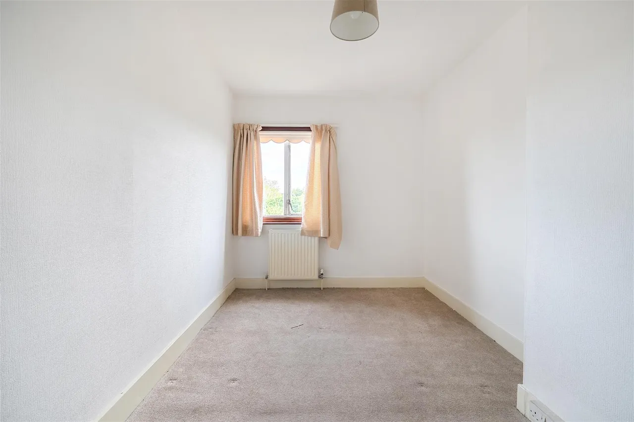 Estcourt Crescent, Devizes, SN10, photo 11