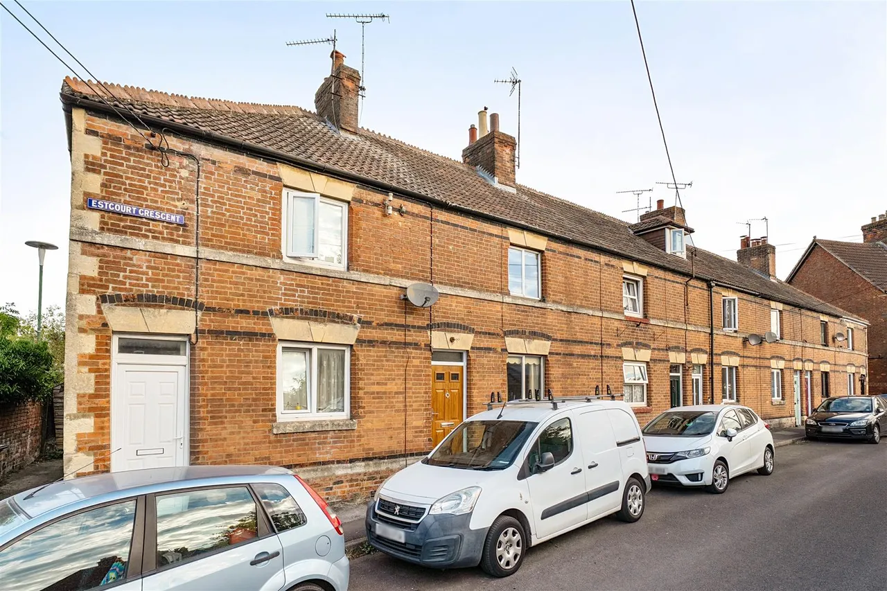 Estcourt Crescent, Devizes, SN10, photo 17