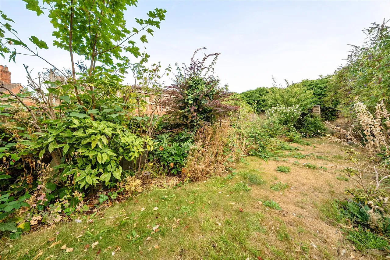 Estcourt Crescent, Devizes, SN10, photo 15
