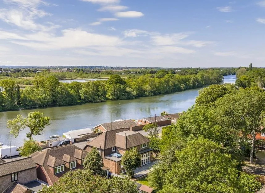 Lower Hampton Road, Sunbury-On-Thames, TW16, photo 11