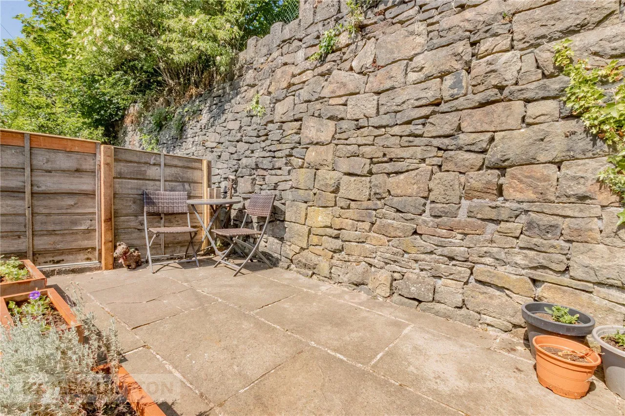 Vale Side, Mossley, OL5, photo 18