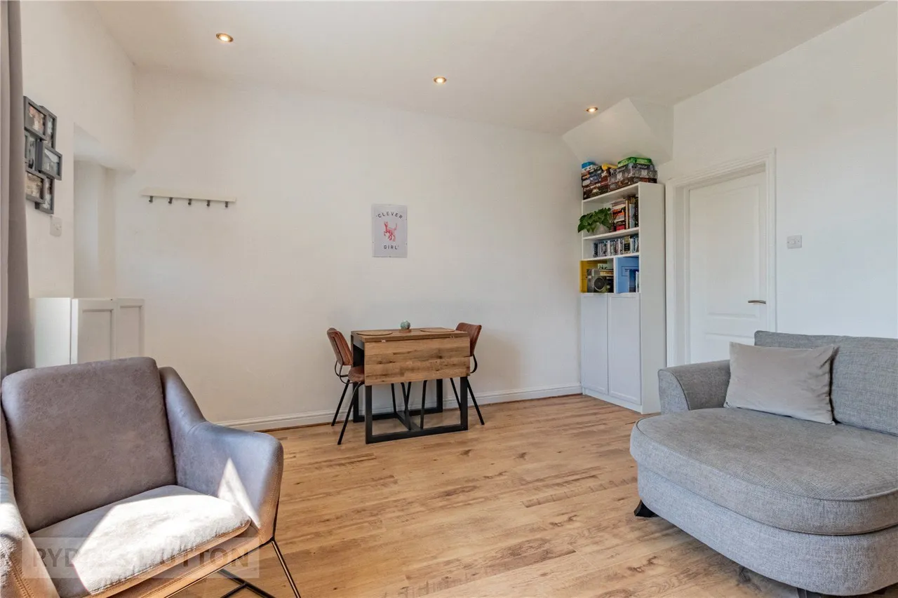 Vale Side, Mossley, OL5, photo 6