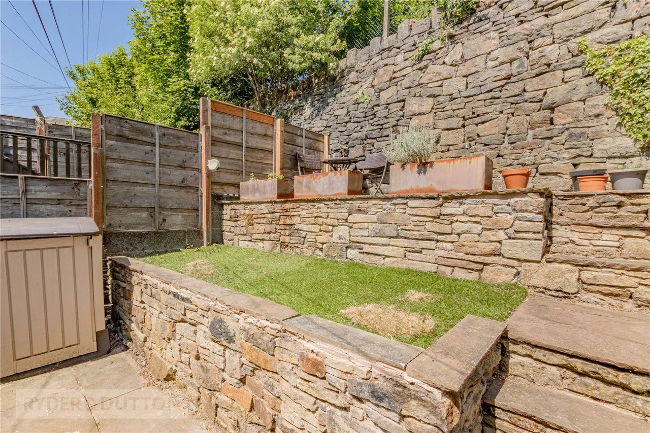 Vale Side, Mossley, OL5, photo 20