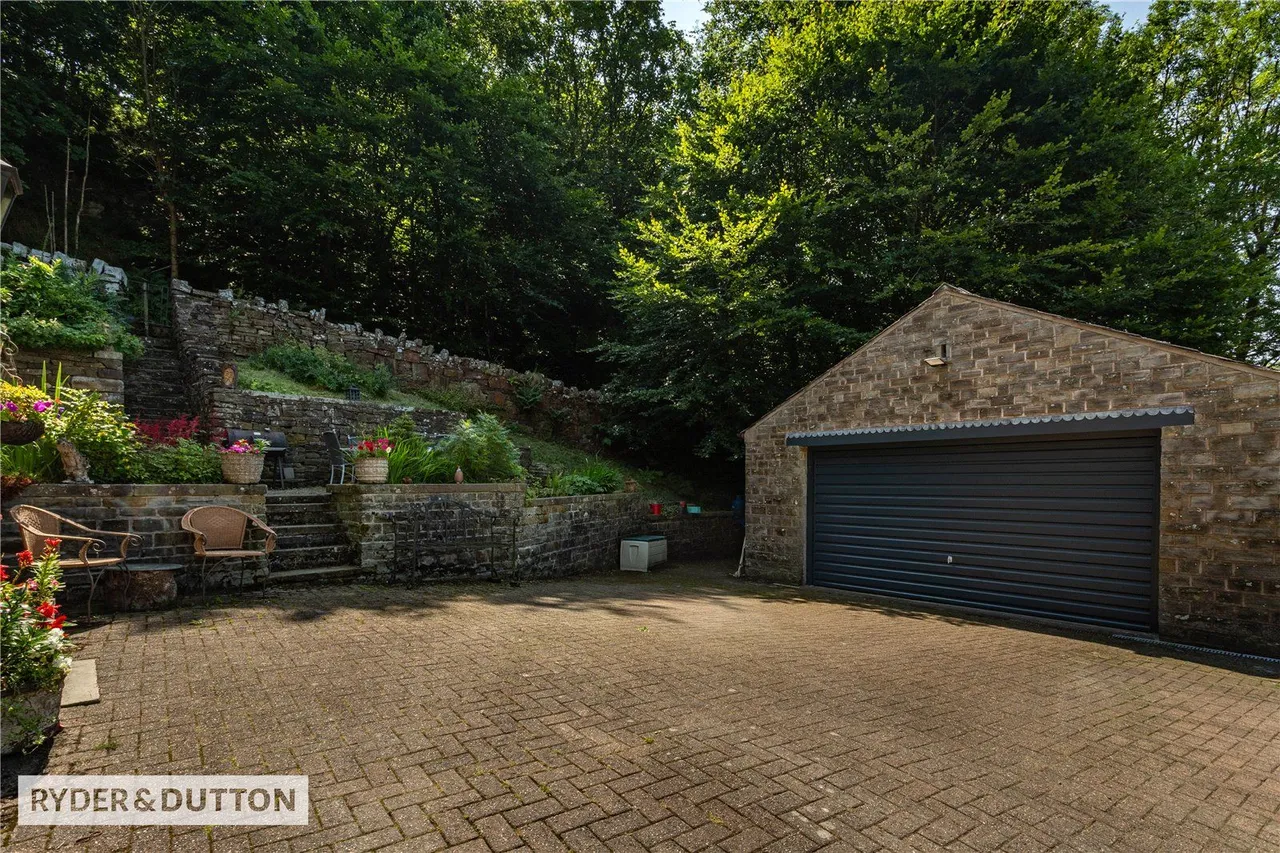 Burnley Road East, Lumb, BB4, photo 12