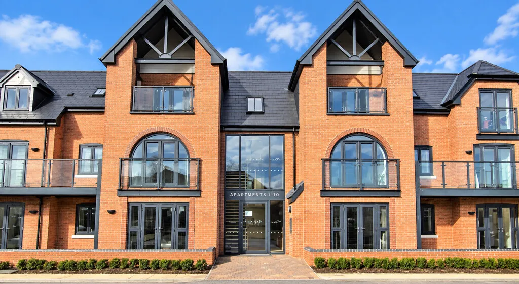 2 bed flat to rent, Lakeside Apartments, Barton Marina