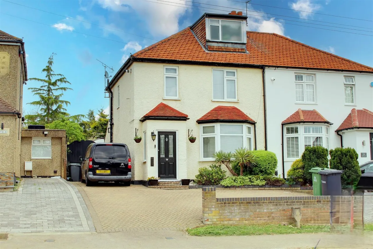 3 bed house for sale — Goffs Lane, Goffs Oak EN7 5EW