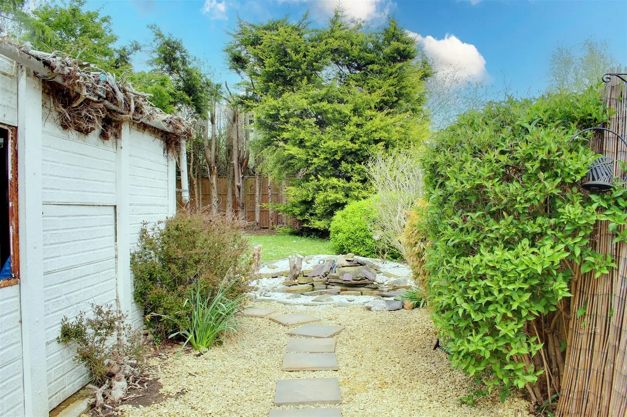 Goffs Lane, Goffs Oak EN7 5EW, photo 9