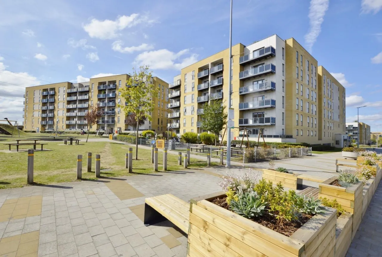 2 bed flat for sale, Handley Page Road, Barking, IG11