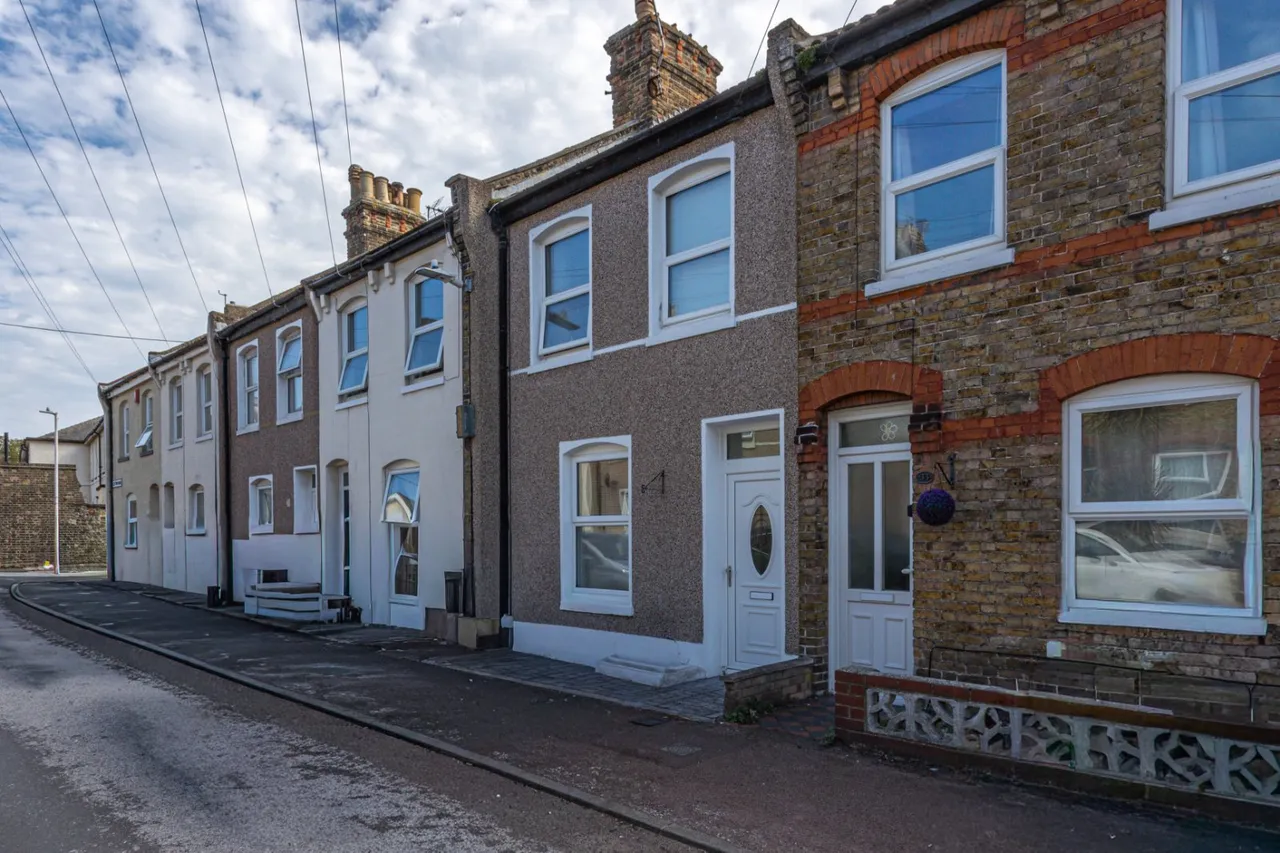 2 bed house for sale, Clifton Road, Margate, CT9