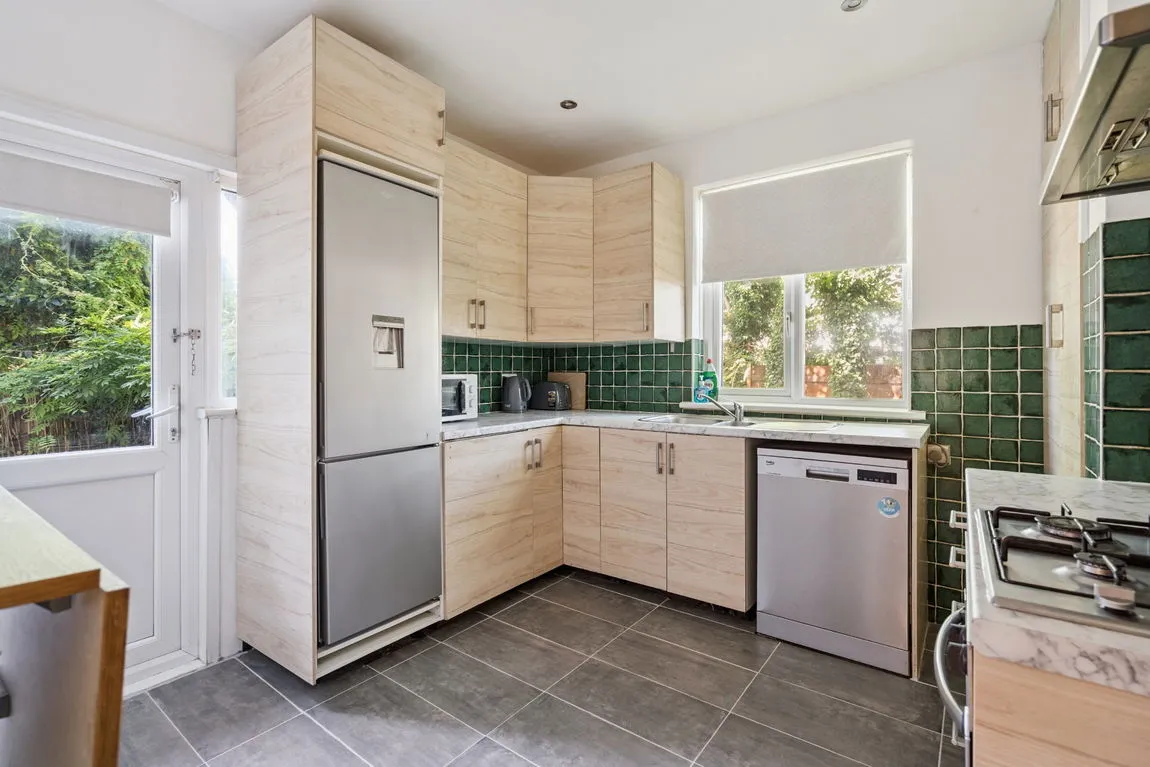 West End Court, Pinner, HA5, photo 4