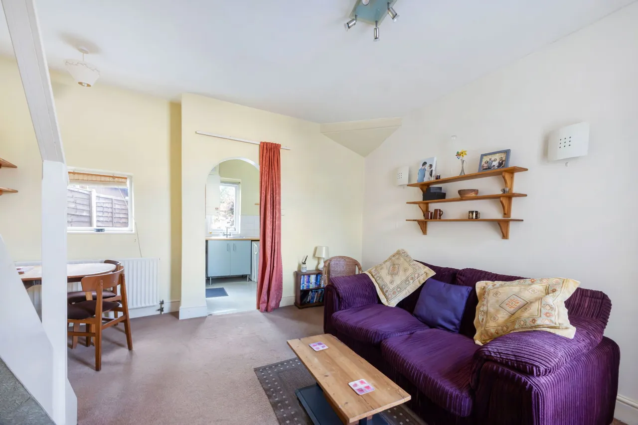 London Road, Cheltenham, GL52, photo 3