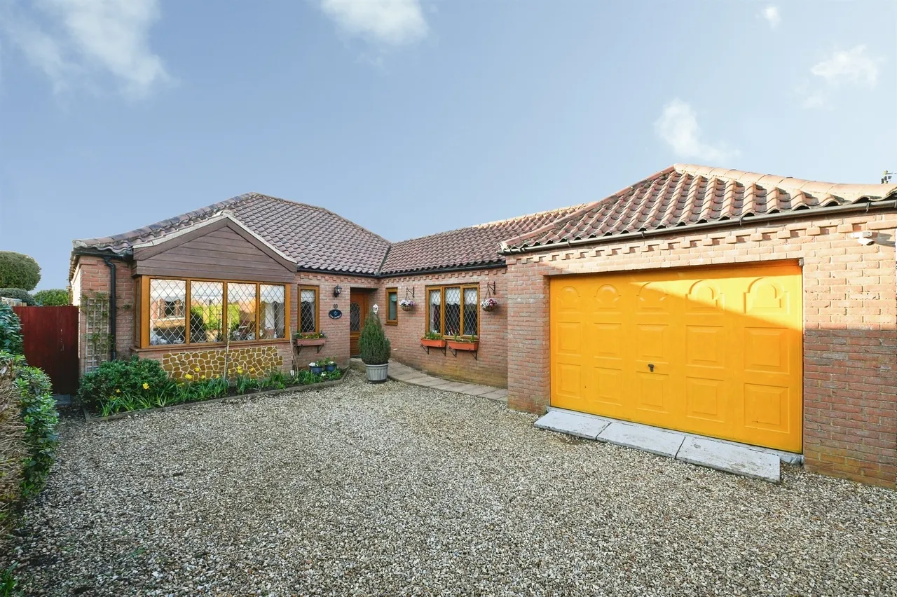 3 bed house for sale — Wilton Road, Heacham, King's Lynn