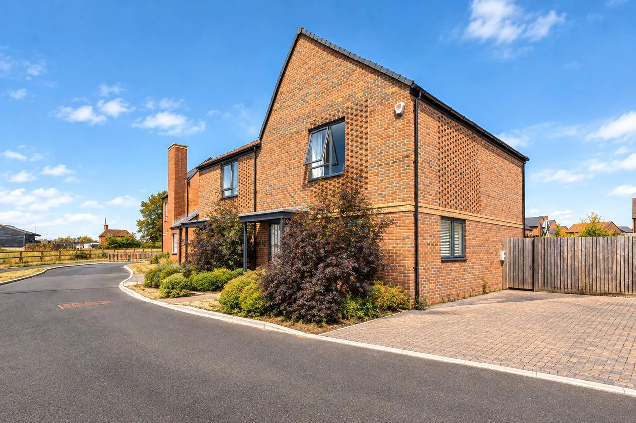 3 bed house for sale, Hornbeam Way, Godalming, GU7