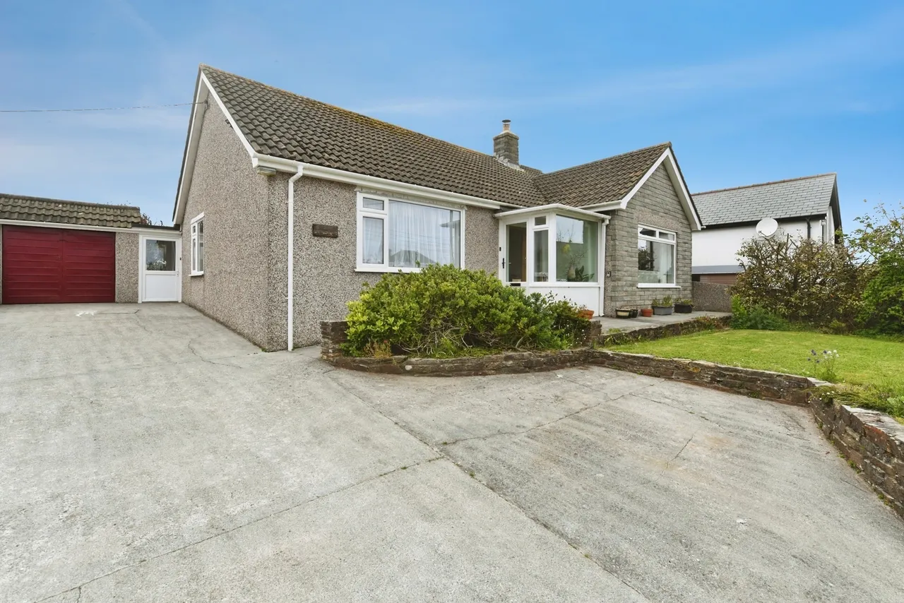 Albany Close, Goonown, TR5, photo 2
