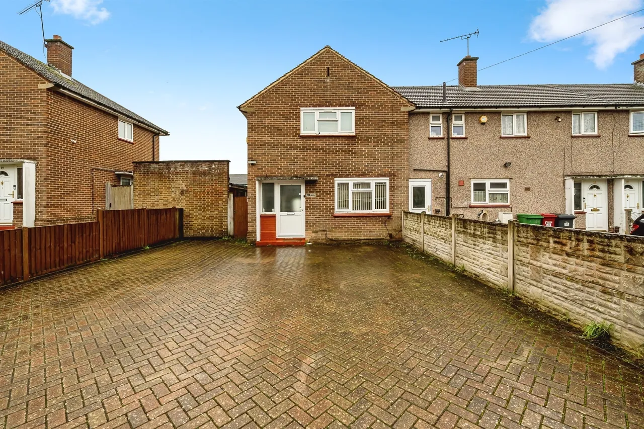 2 bed house for sale, Lincoln Way, Slough, SL1