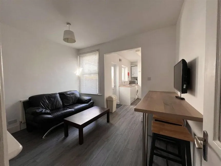Talbot Road, Southsea, PO4, photo 5