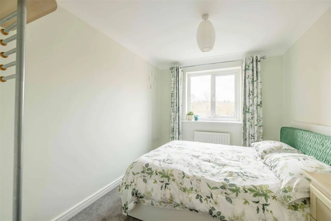 Wolf Lane, Windsor, SL4 4GY, photo 13