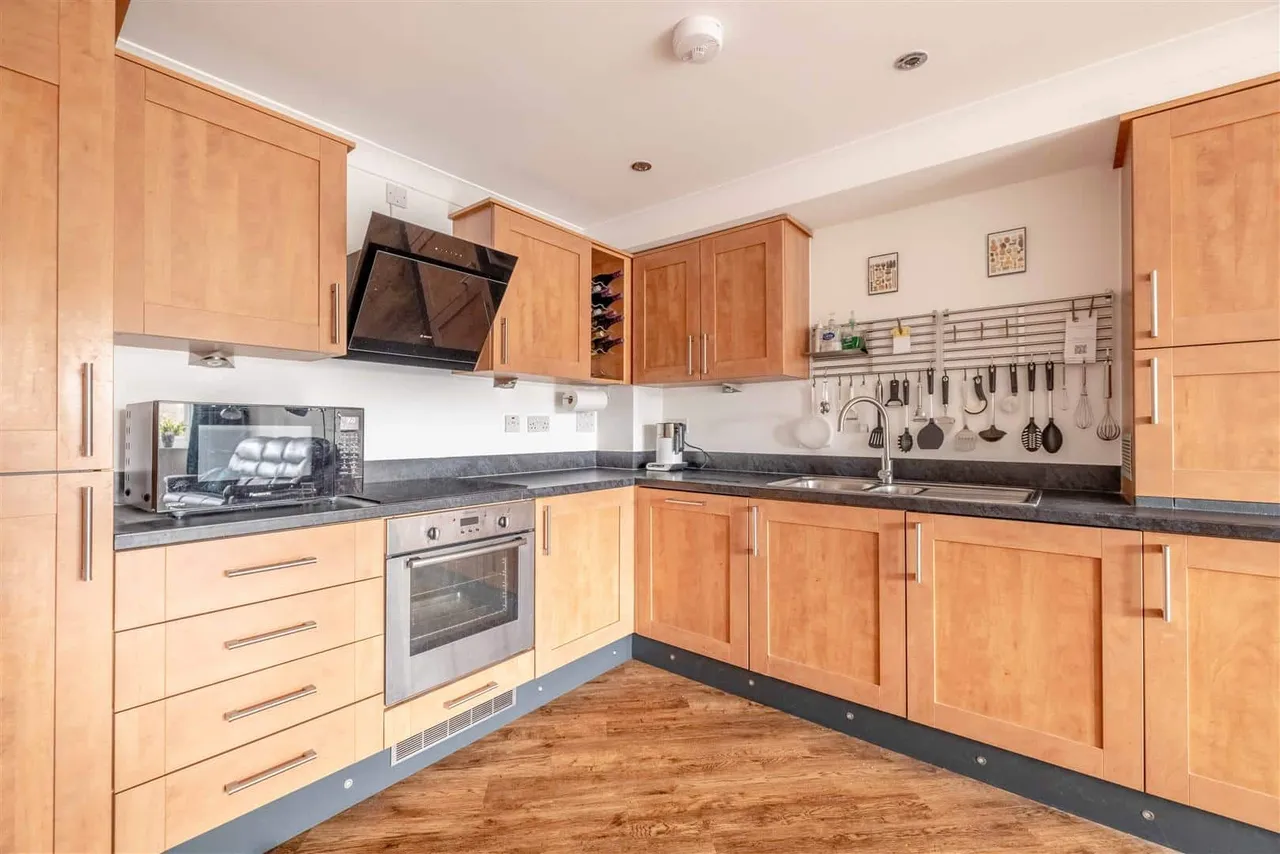 Wolf Lane, Windsor, SL4 4GY, photo 4