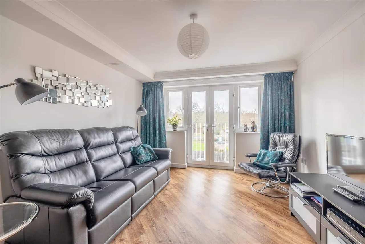 Wolf Lane, Windsor, SL4 4GY, photo 5