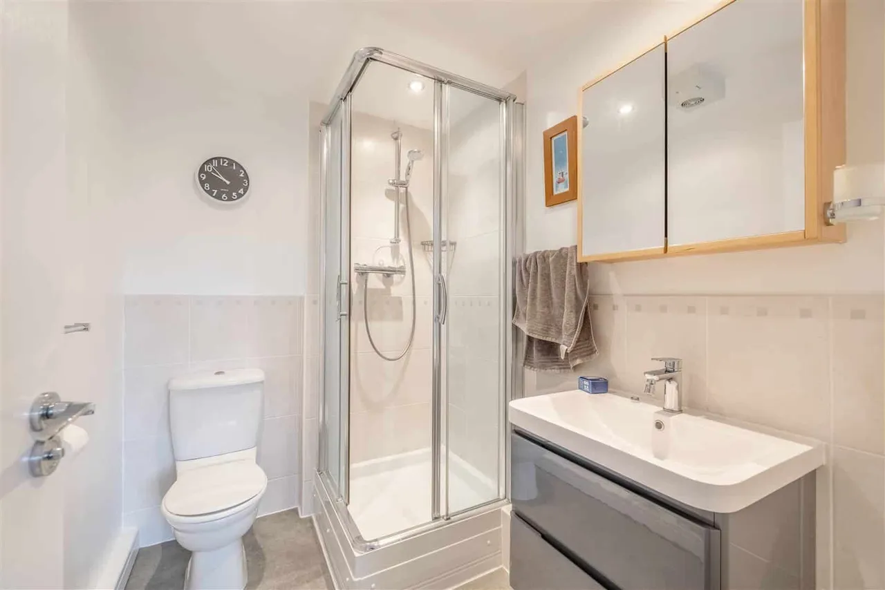 Wolf Lane, Windsor, SL4 4GY, photo 12