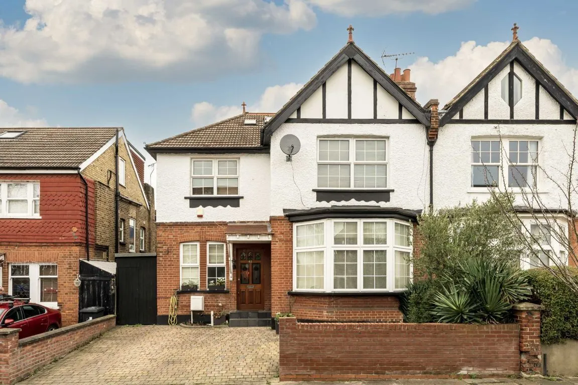 5 bed property for sale, Shakespeare Road, W7