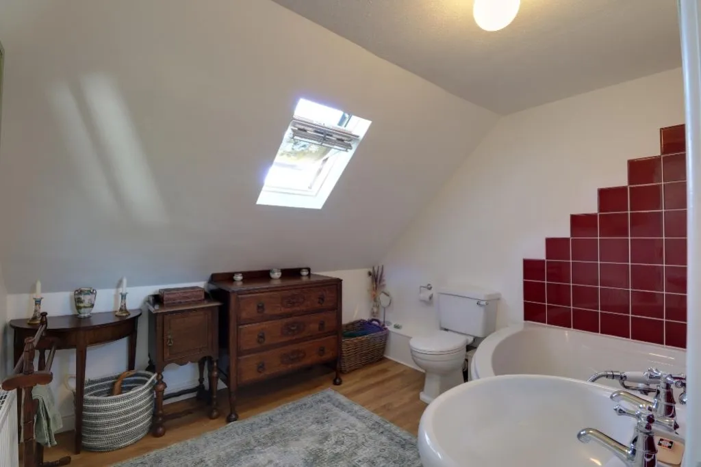 New Row, Corby Glen, NG33, photo 14