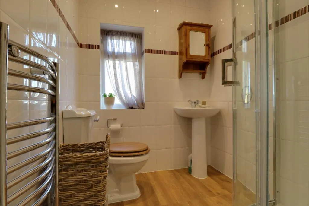 New Row, Corby Glen, NG33, photo 11