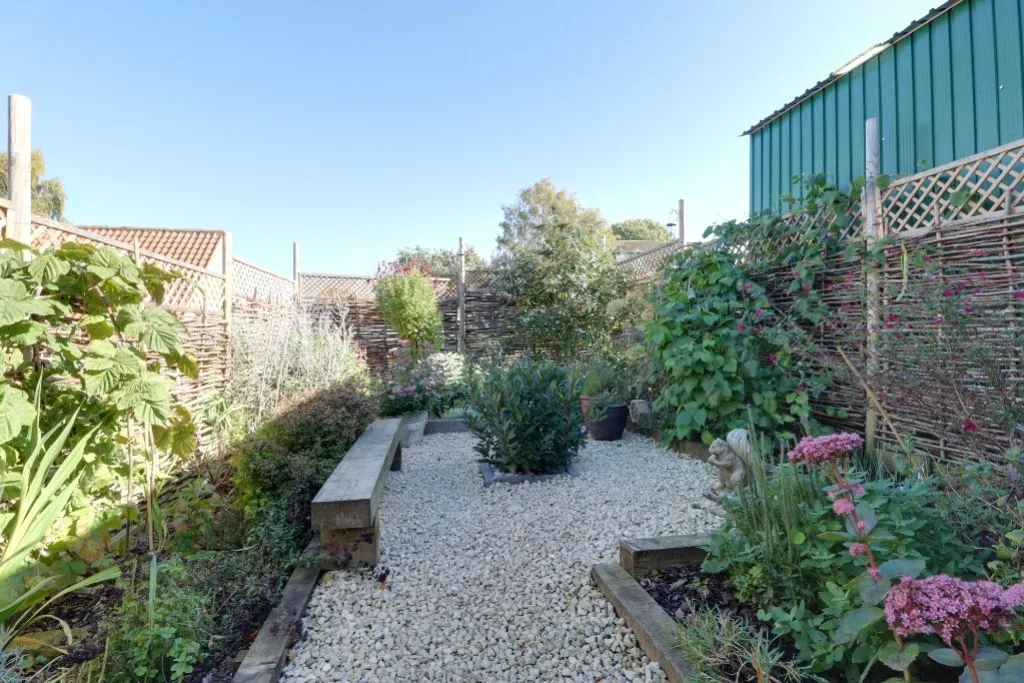 New Row, Corby Glen, NG33, photo 21