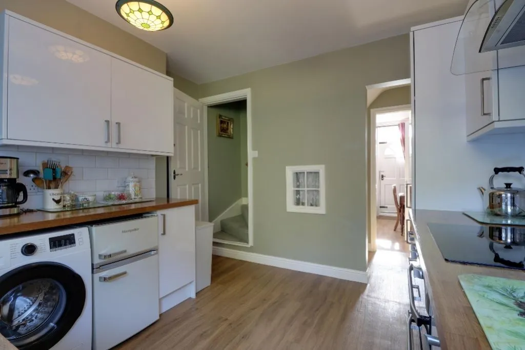 New Row, Corby Glen, NG33, photo 8